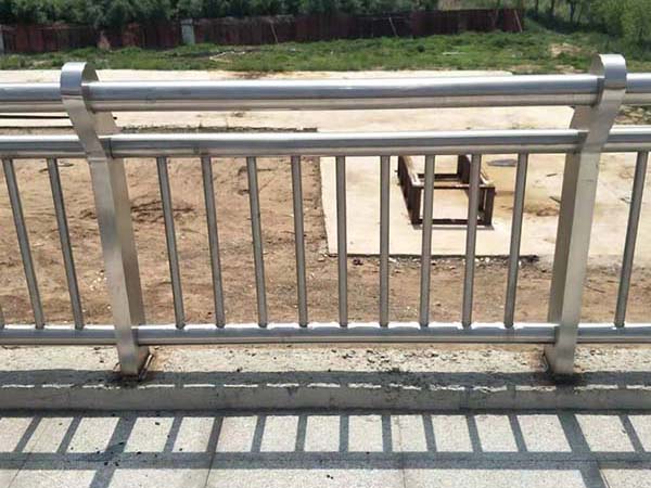 不銹鋼護(hù)欄案例